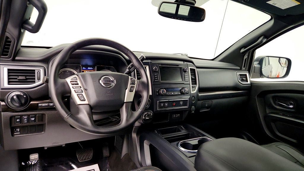 Used 2019 Nissan Titan SV w/ SV Convenience Package AWD/4WD image 11