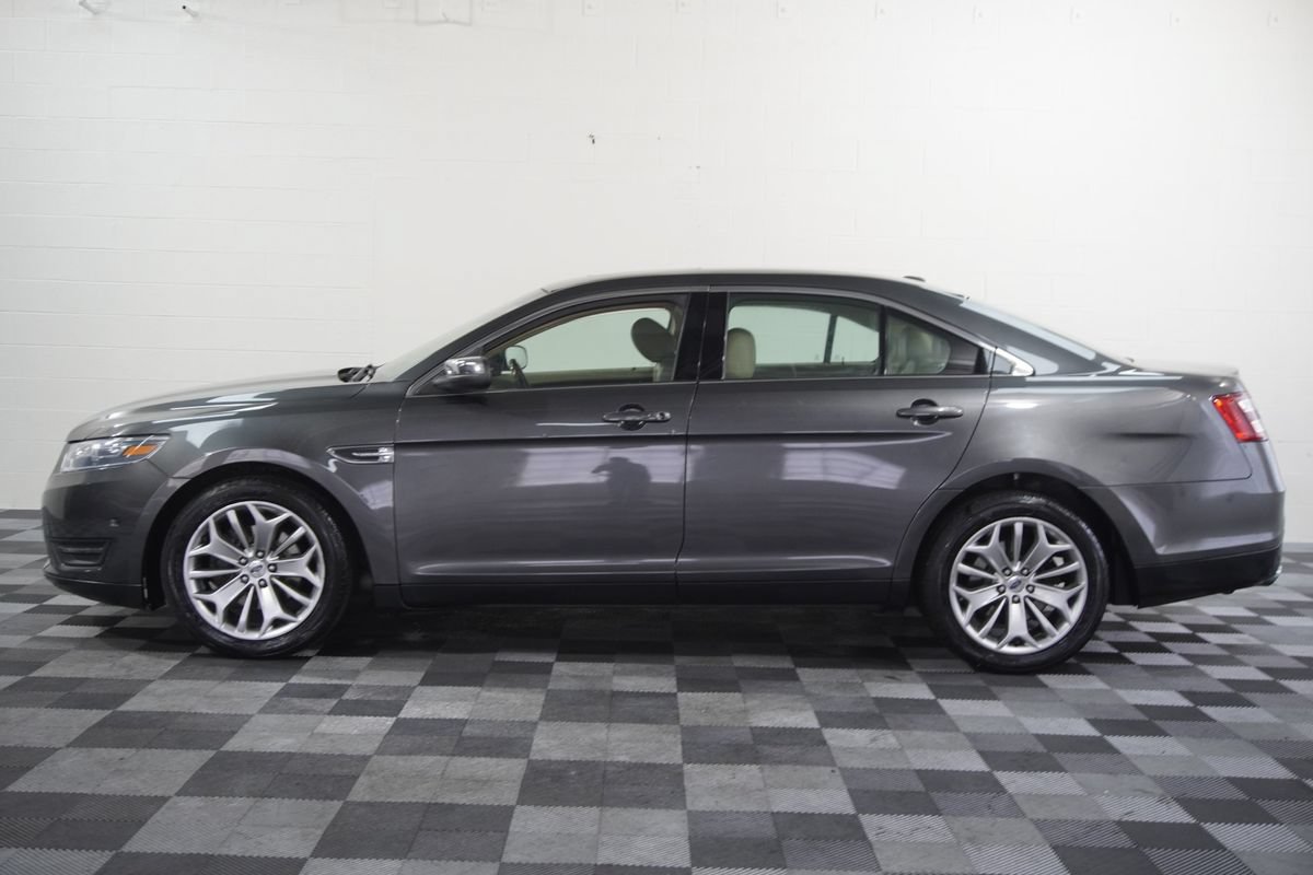 Used 2018 Ford Taurus Limited w/ Driver Assist Package AWD/4WD image 2