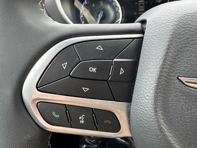 Used 2026 Chrysler Pacifica Select FWD image 10