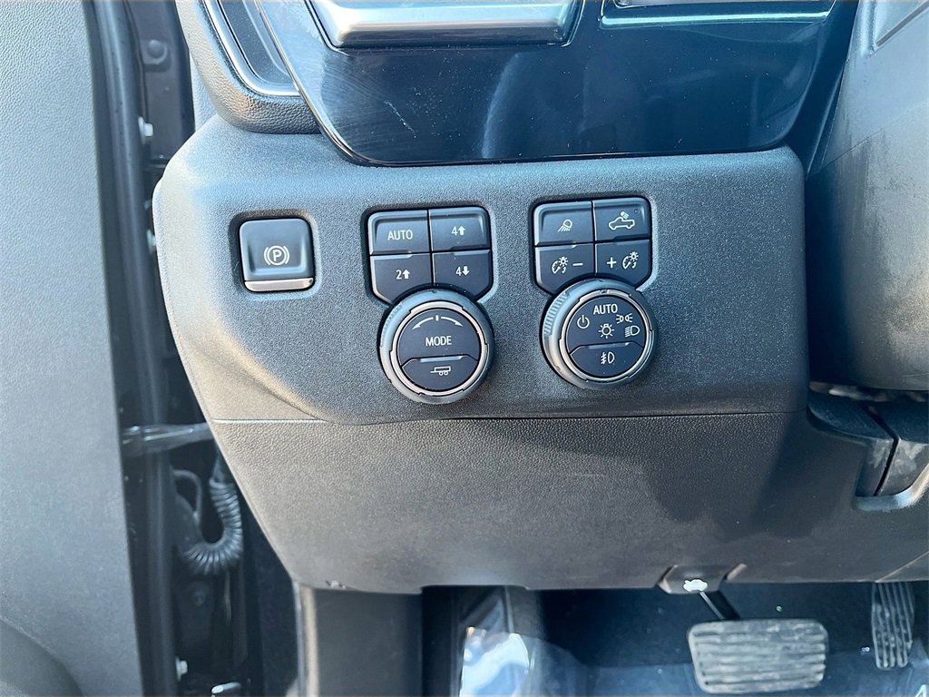 Used 2025 Chevrolet Silverado 1500 RST w/ Dark Appearance Package image 10