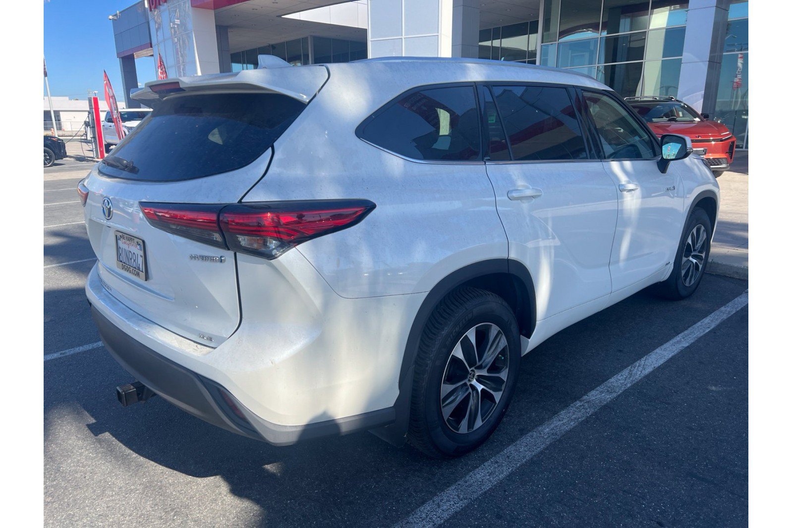 Used 2021 Toyota Highlander XLE AWD/4WD image 4