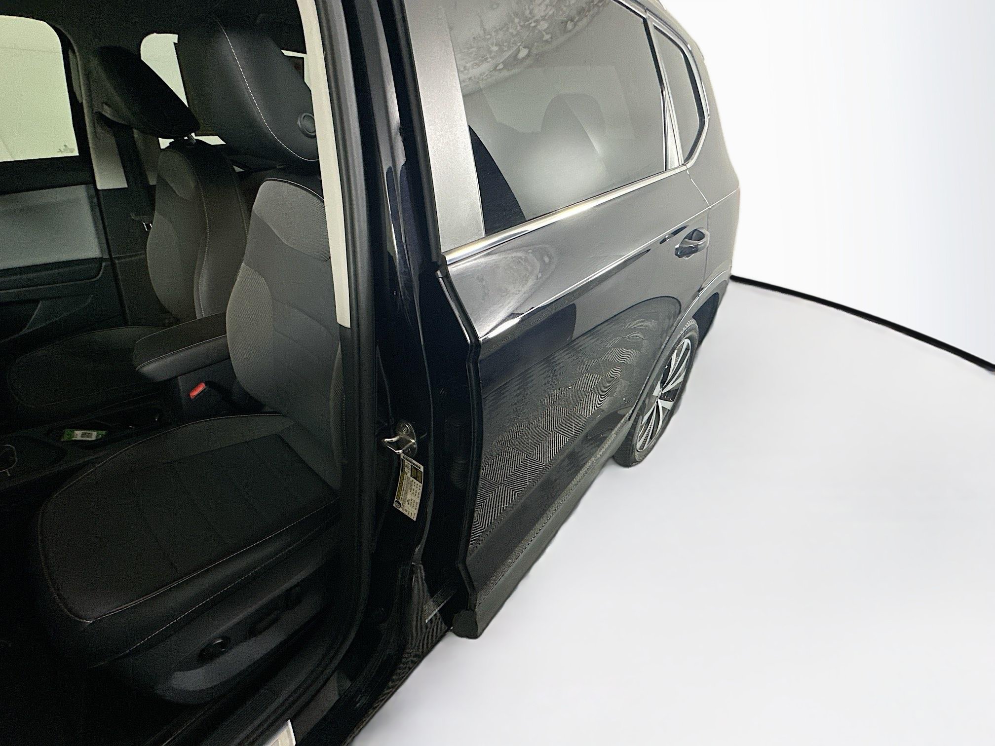 Used 2022 Volkswagen Taos SE FWD image 12