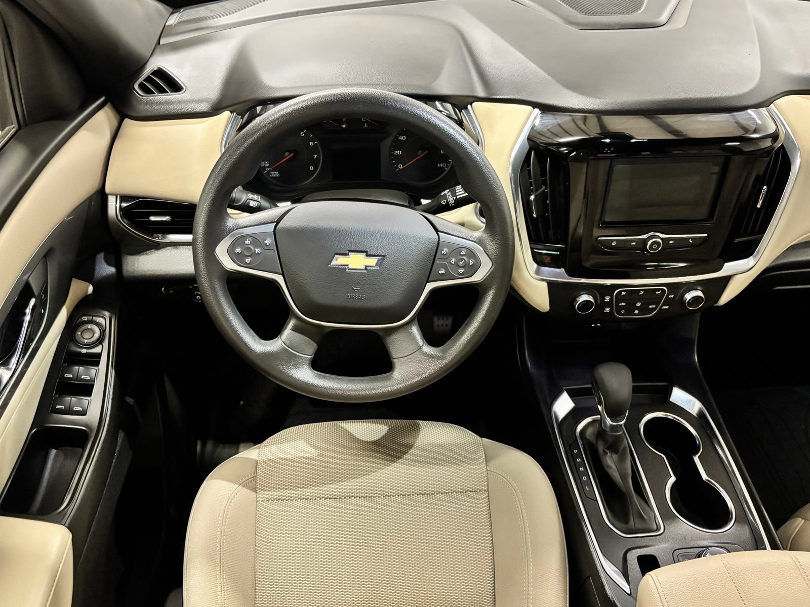 Used 2023 Chevrolet Traverse LS FWD image 12