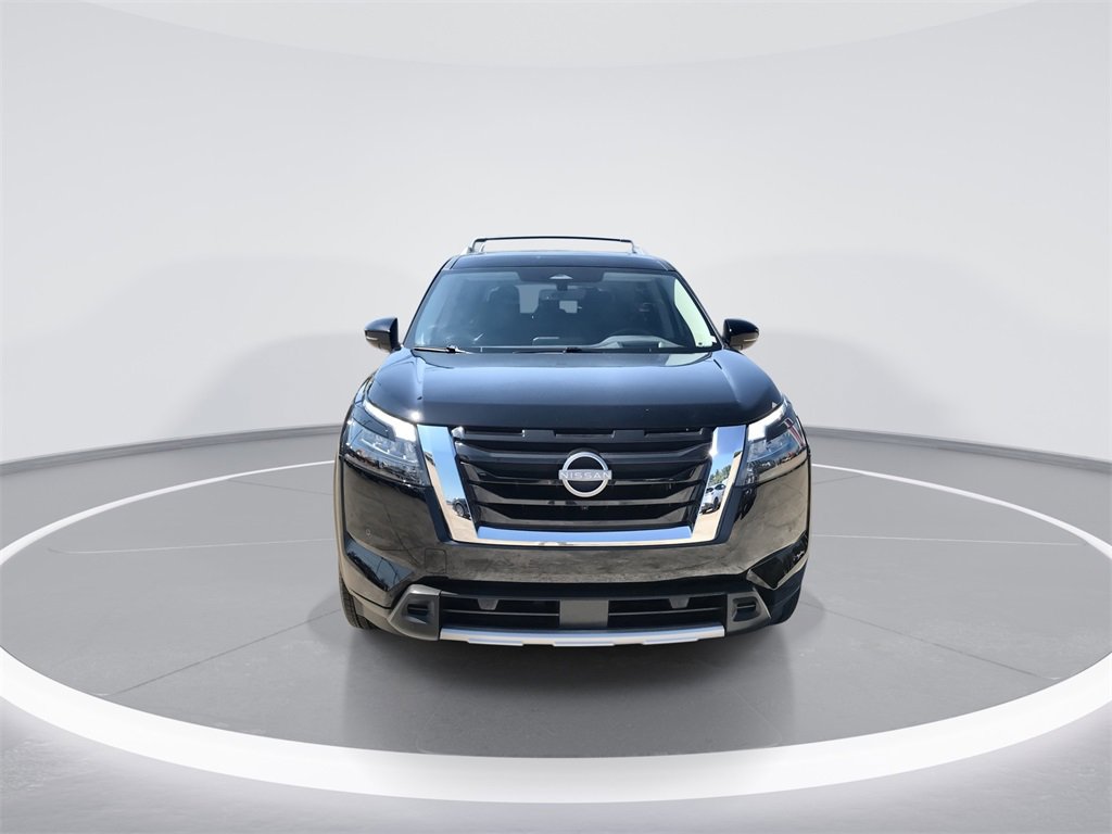 Used 2025 Nissan Pathfinder Platinum w/ Lighting Package (N92) image 3