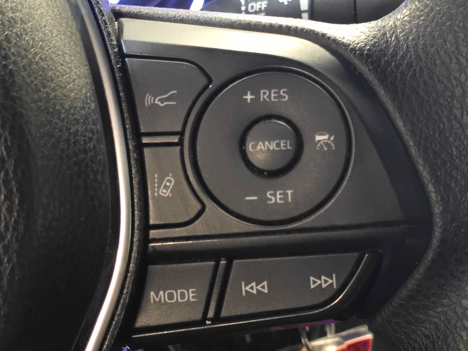 Used 2018 Toyota Camry LE FWD image 18