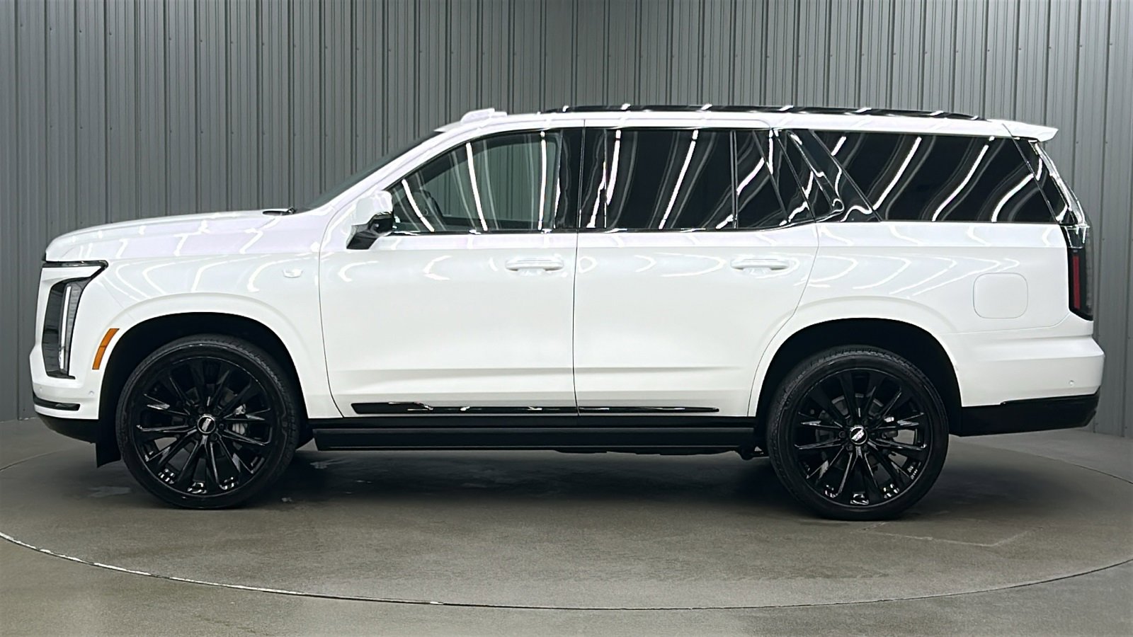 Used 2025 Cadillac Escalade Sport Platinum image 2