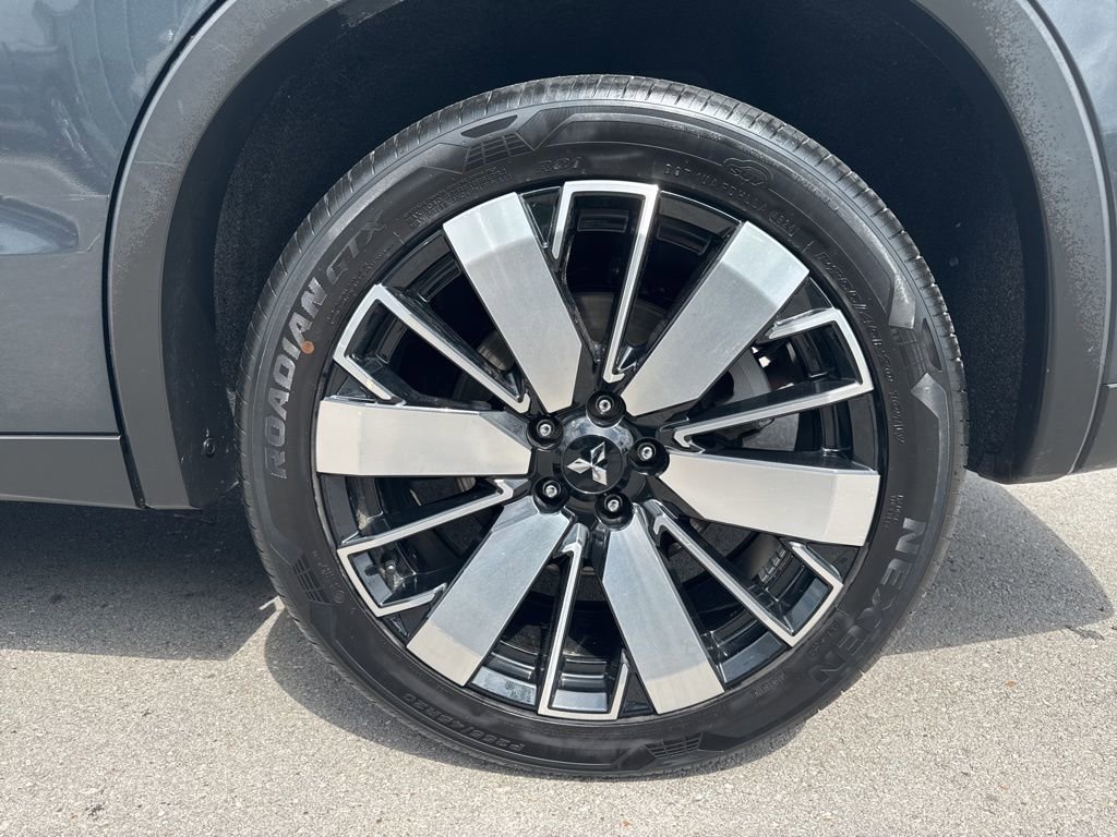Used 2025 Mitsubishi Outlander SE FWD image 31