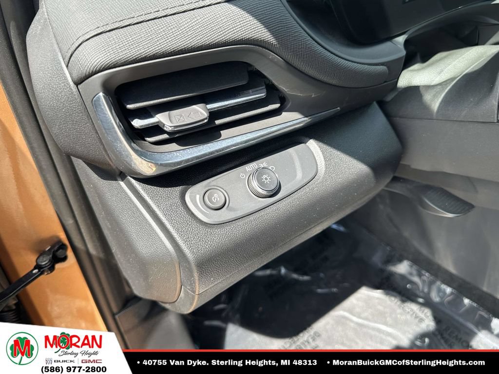 Certified 2024 Buick Envista Sport Touring w/ Convenience I Package FWD image 19