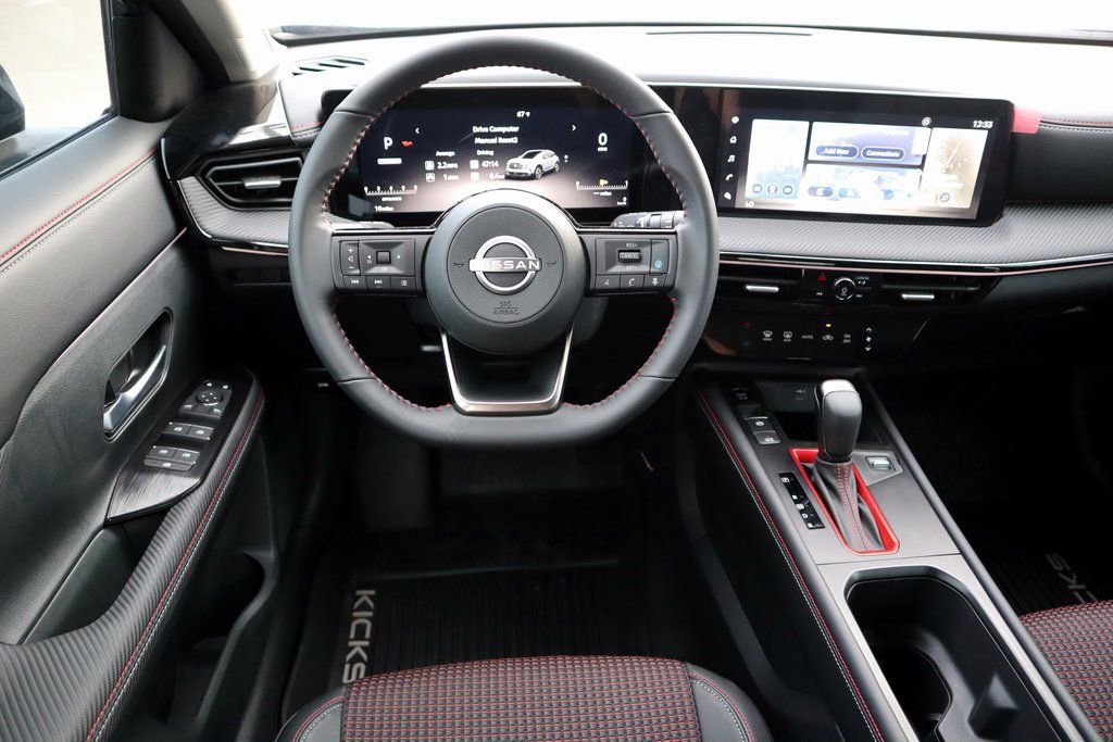New 2025 Nissan Kicks SR FWD image 11