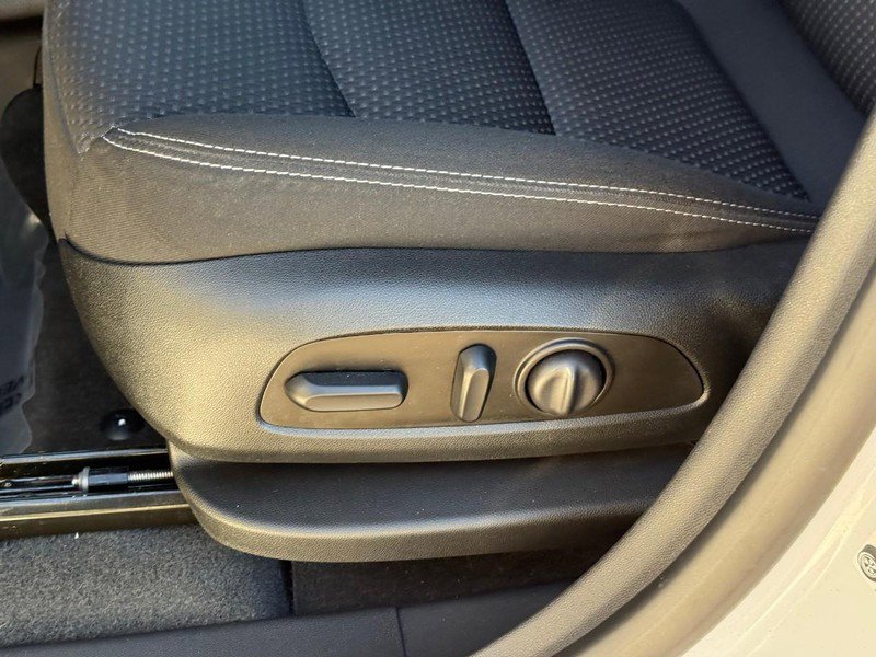 Used 2023 GMC Terrain SLE w/ Driver Convenience Package image 20