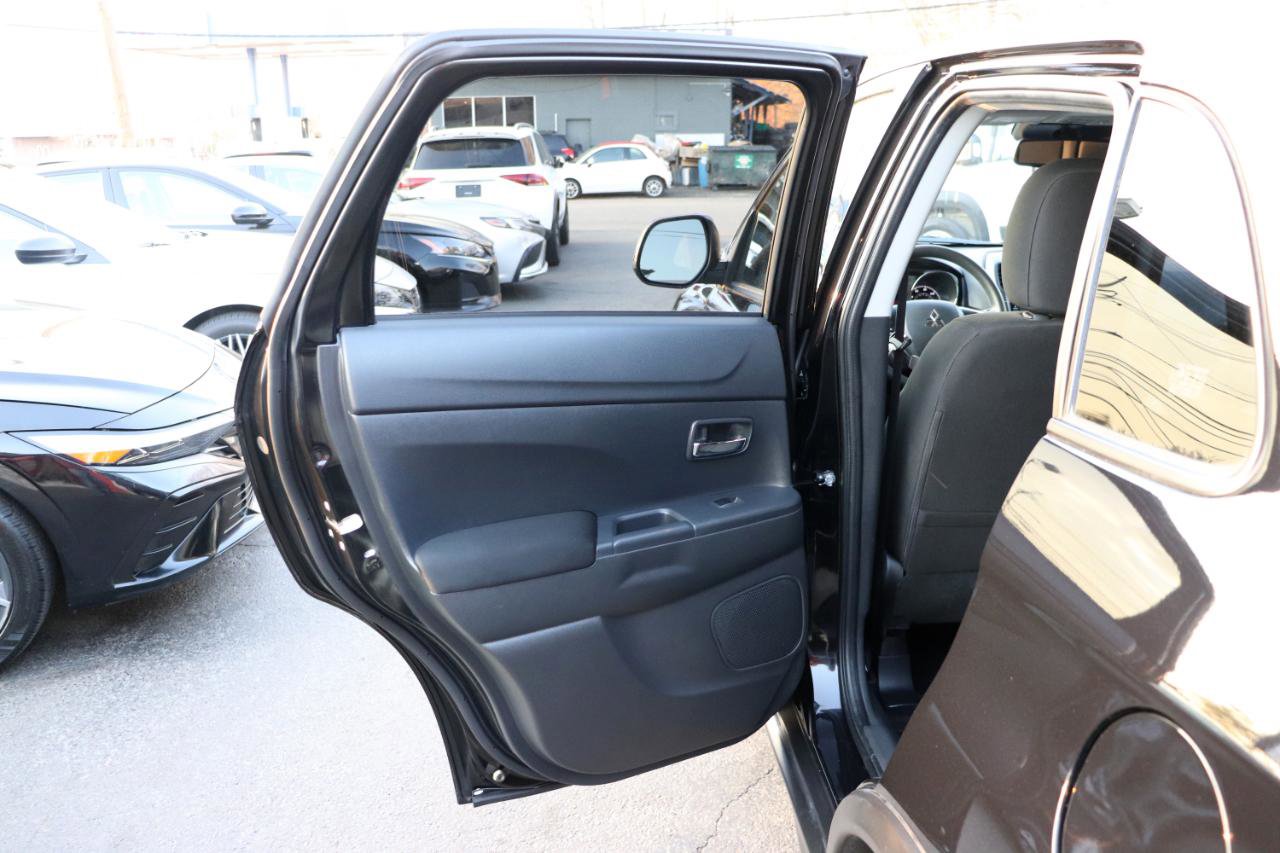 Used 2024 Mitsubishi Outlander Sport ES AWD/4WD image 23