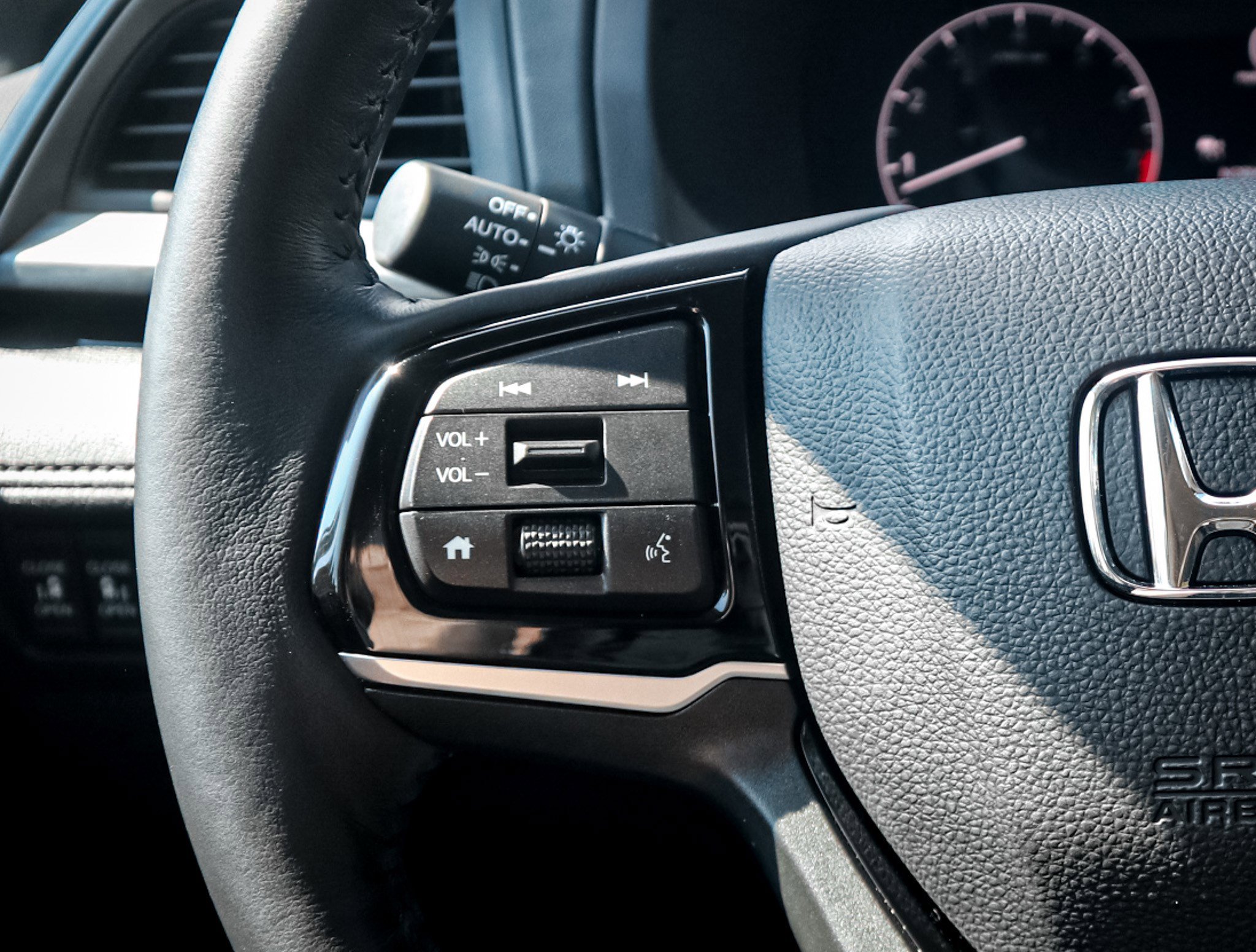 Used 2025 Honda Odyssey Elite image 19