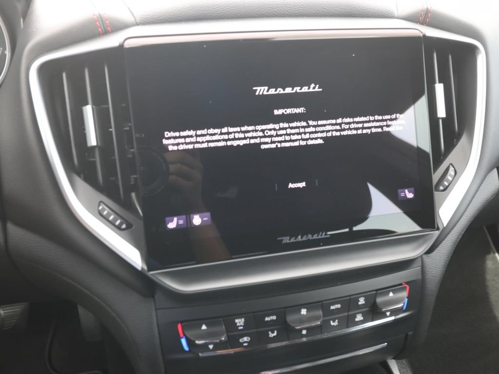 Used 2021 Maserati Ghibli S RWD image 22