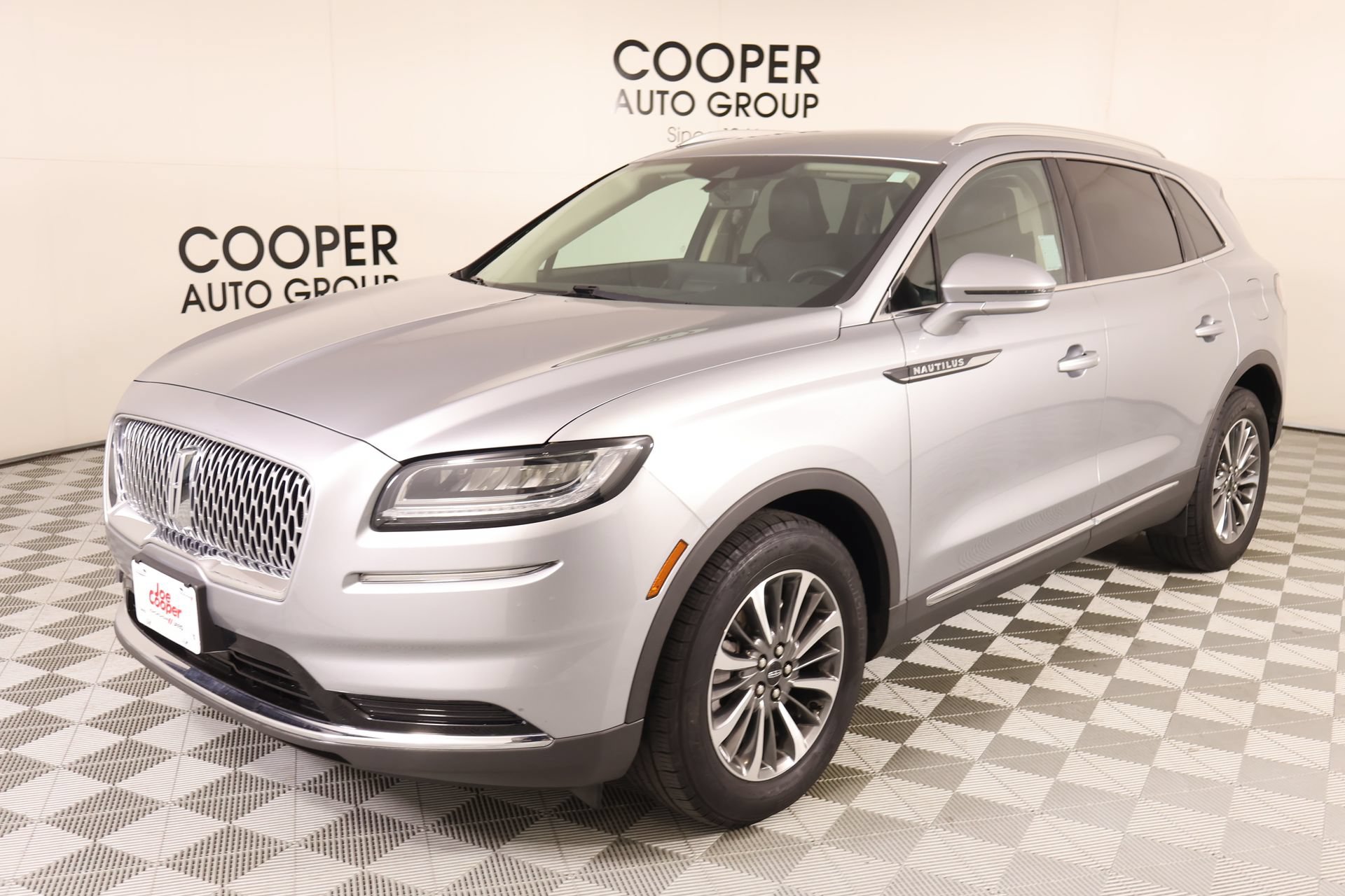 Used 2023 Lincoln Nautilus AWD w/ Premium Package image 11