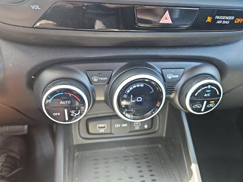 Used 2026 Hyundai Venue SEL FWD image 17