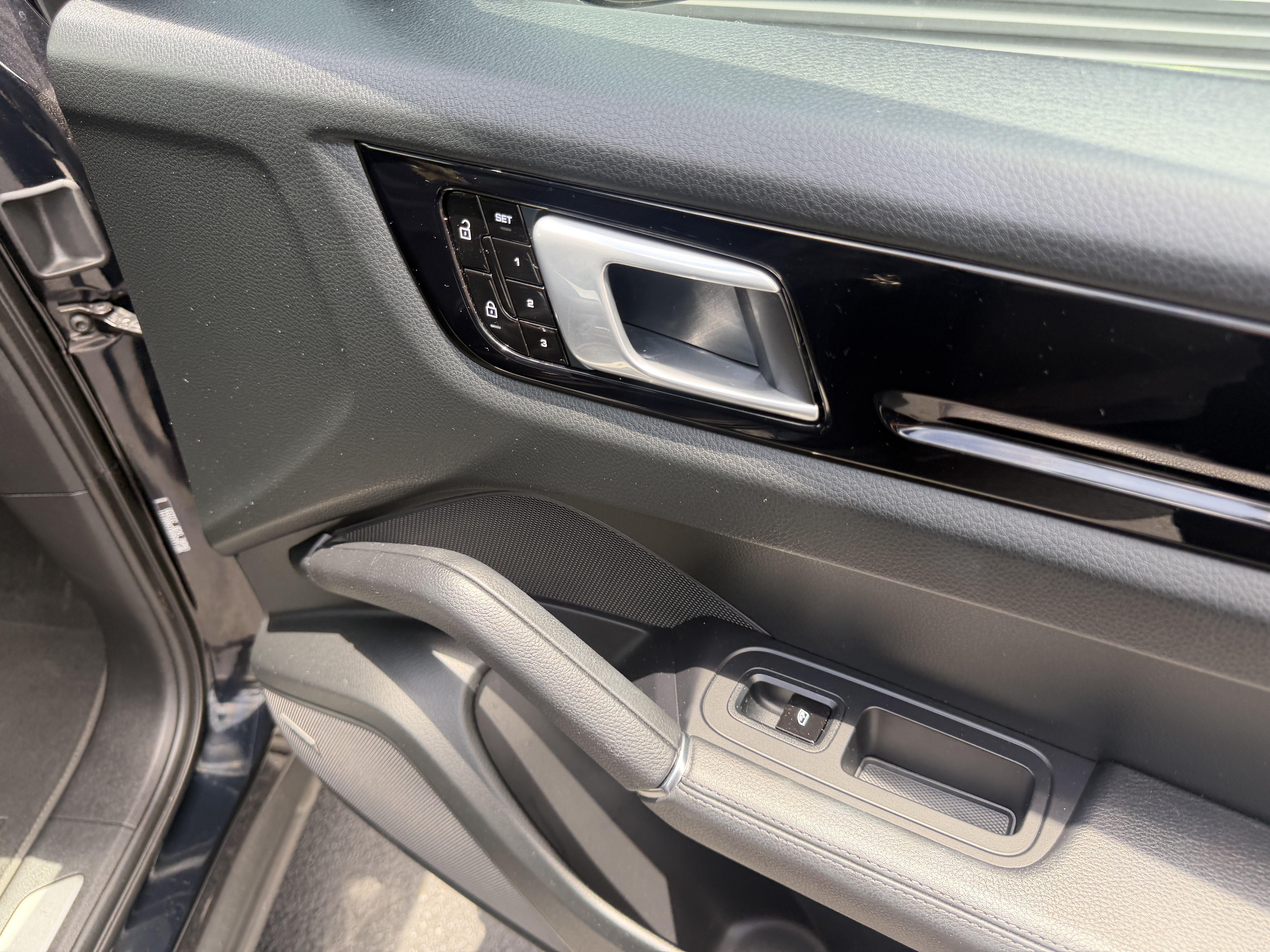 Certified 2020 Porsche Cayenne AWD/4WD image 26