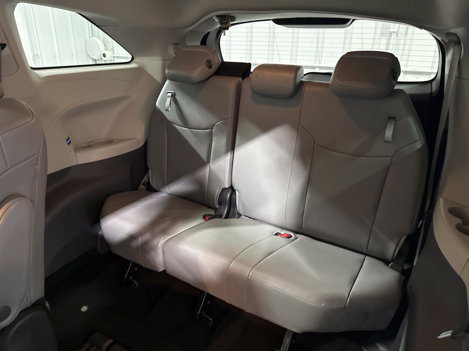 Used 2024 Toyota Sienna XLE FWD image 22