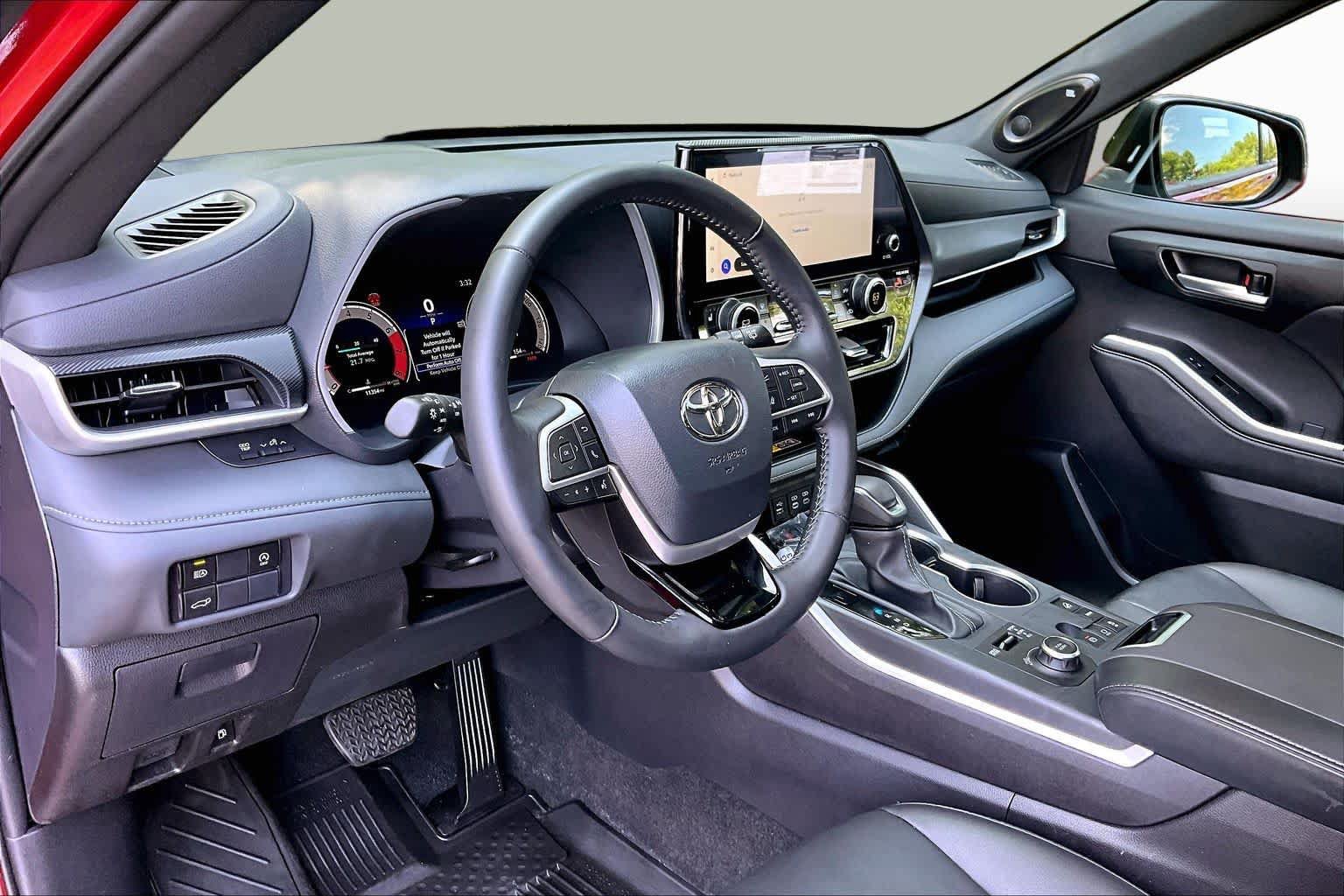 Certified 2026 Toyota Highlander XSE AWD/4WD image 17