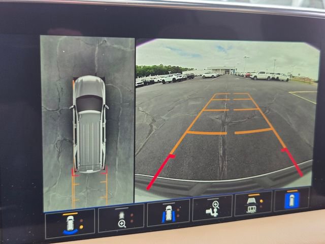 Used 2024 Chevrolet Tahoe Premier w/ Premium Package image 22