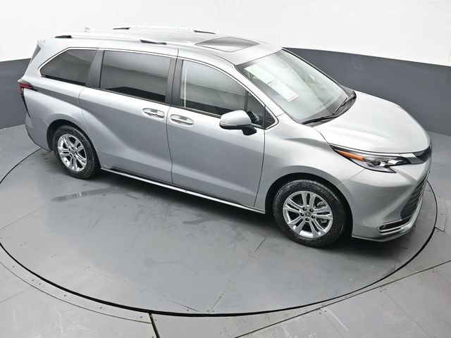 Certified 2023 Toyota Sienna Platinum image 52