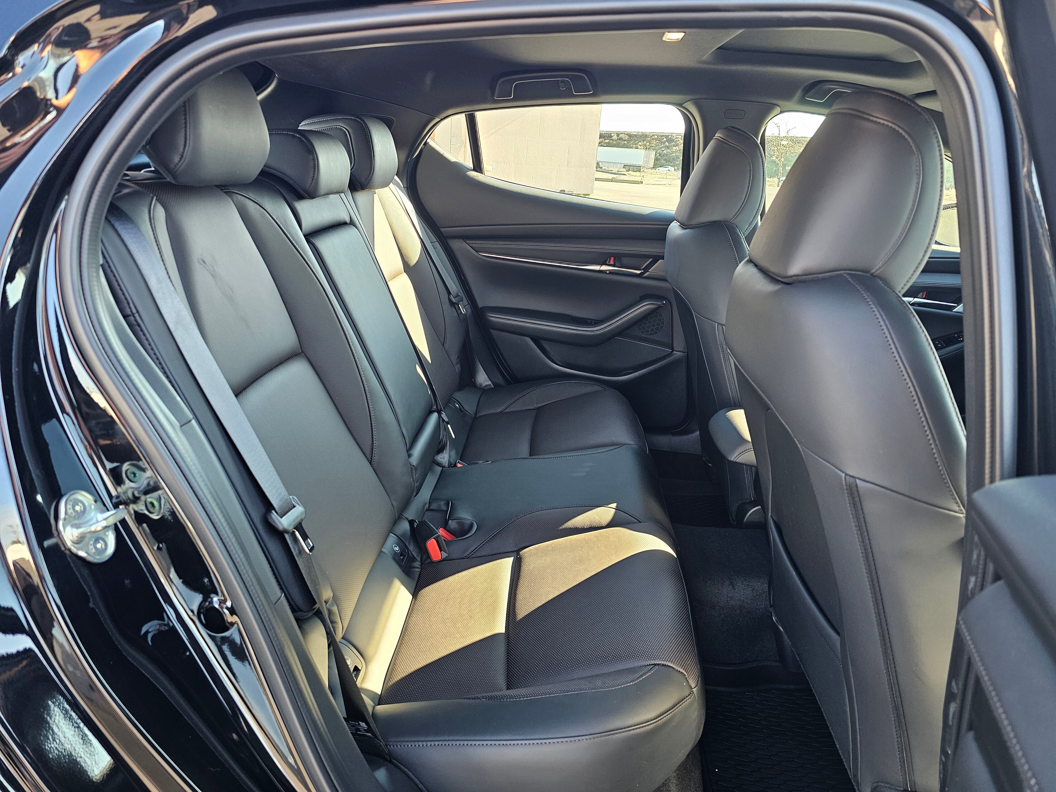 Used 2025 MAZDA MAZDA3 Hatchback w/Premium Plus Pkg image 47