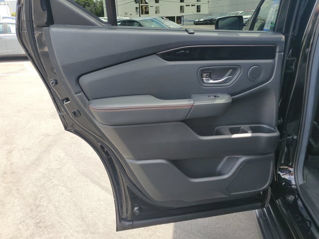 Certified 2025 Honda Pilot TrailSport image 17