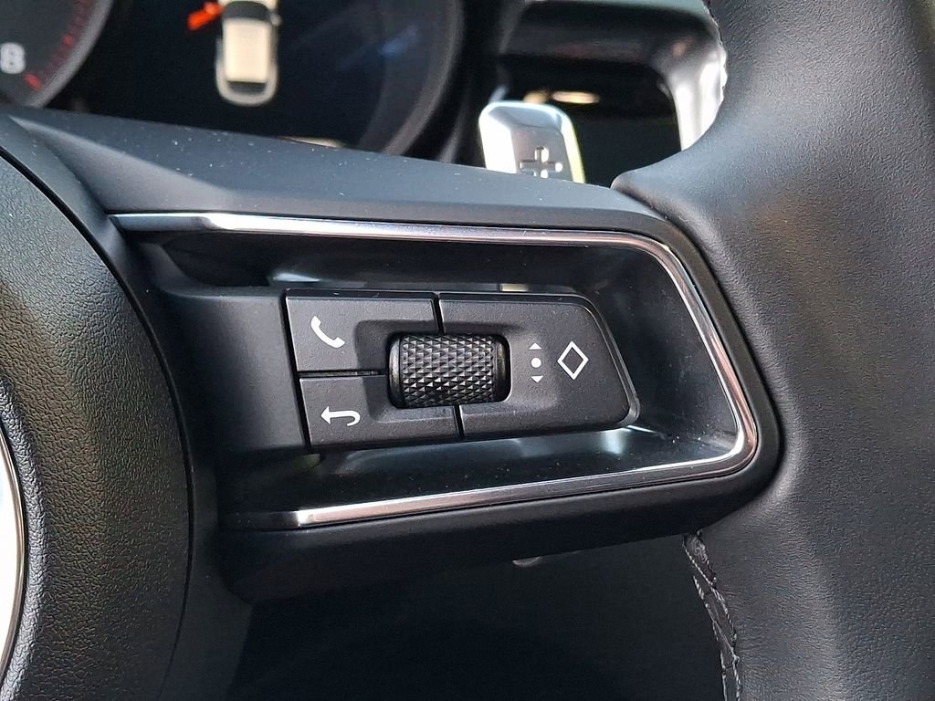 Used 2025 Porsche Macan AWD/4WD image 18