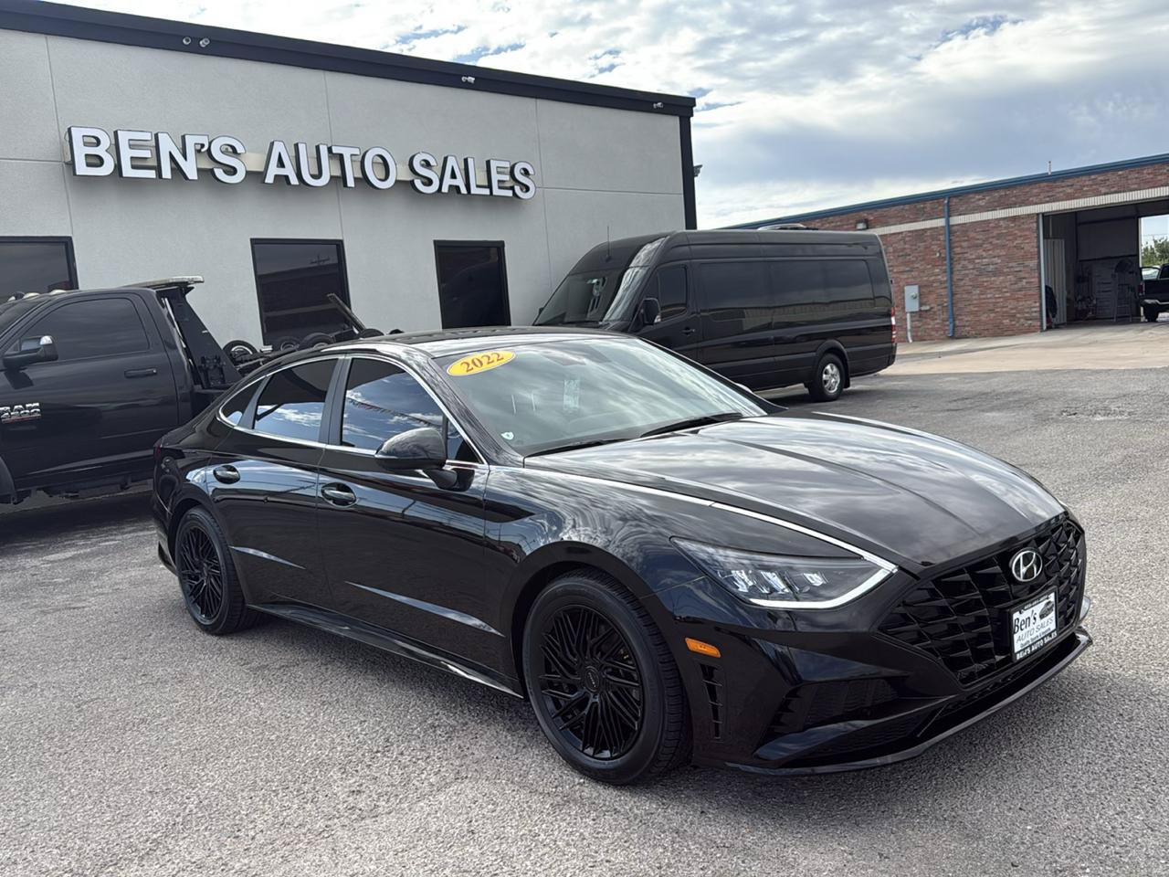 Used 2022 Hyundai Sonata SEL w/ Preferred Accessory Package FWD image 4