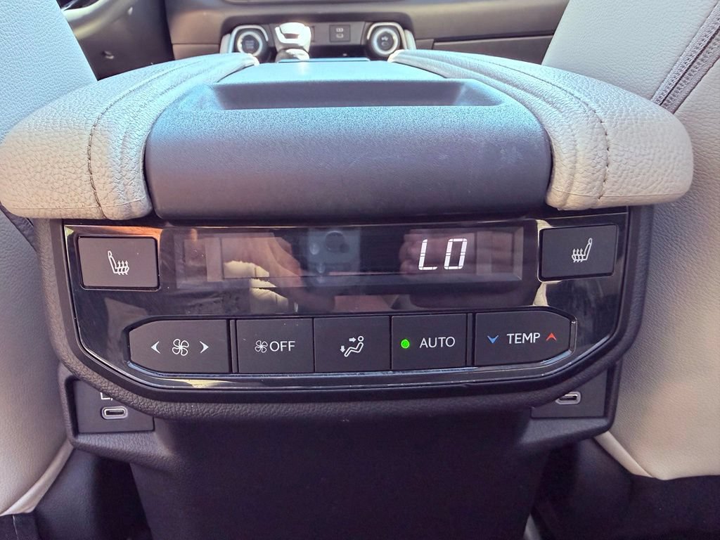 Used 2025 Toyota Grand Highlander AWD image 15
