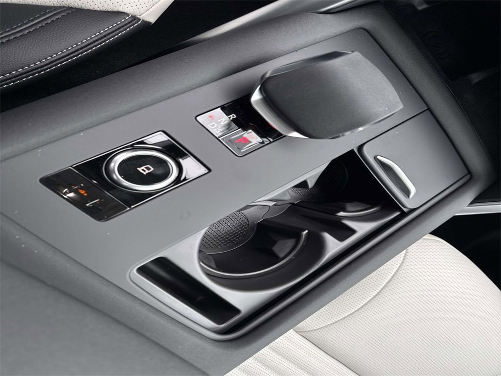 New 2026 Land Rover Discovery Limited Edition image 25