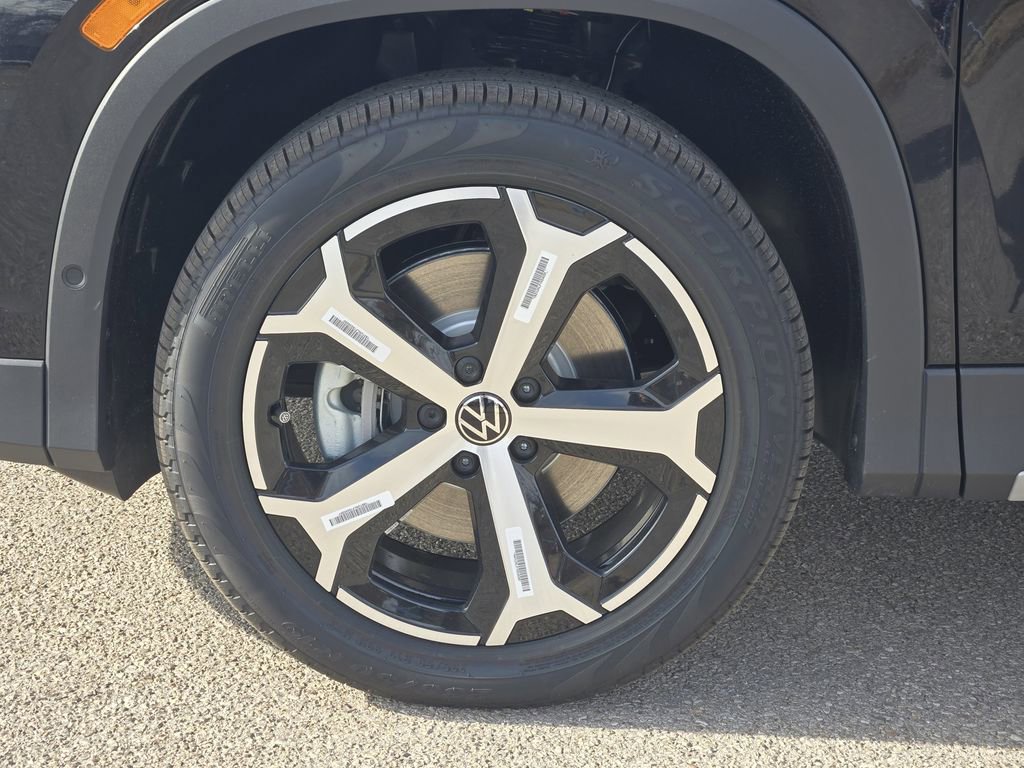 New 2026 Volkswagen Tiguan SE image 10