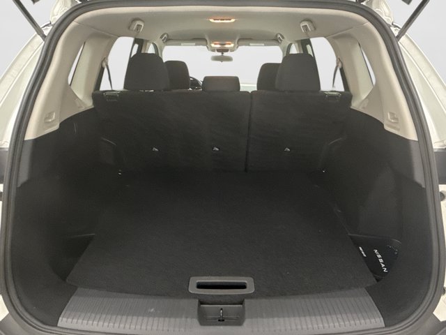 Used 2023 Nissan Rogue S AWD/4WD image 18