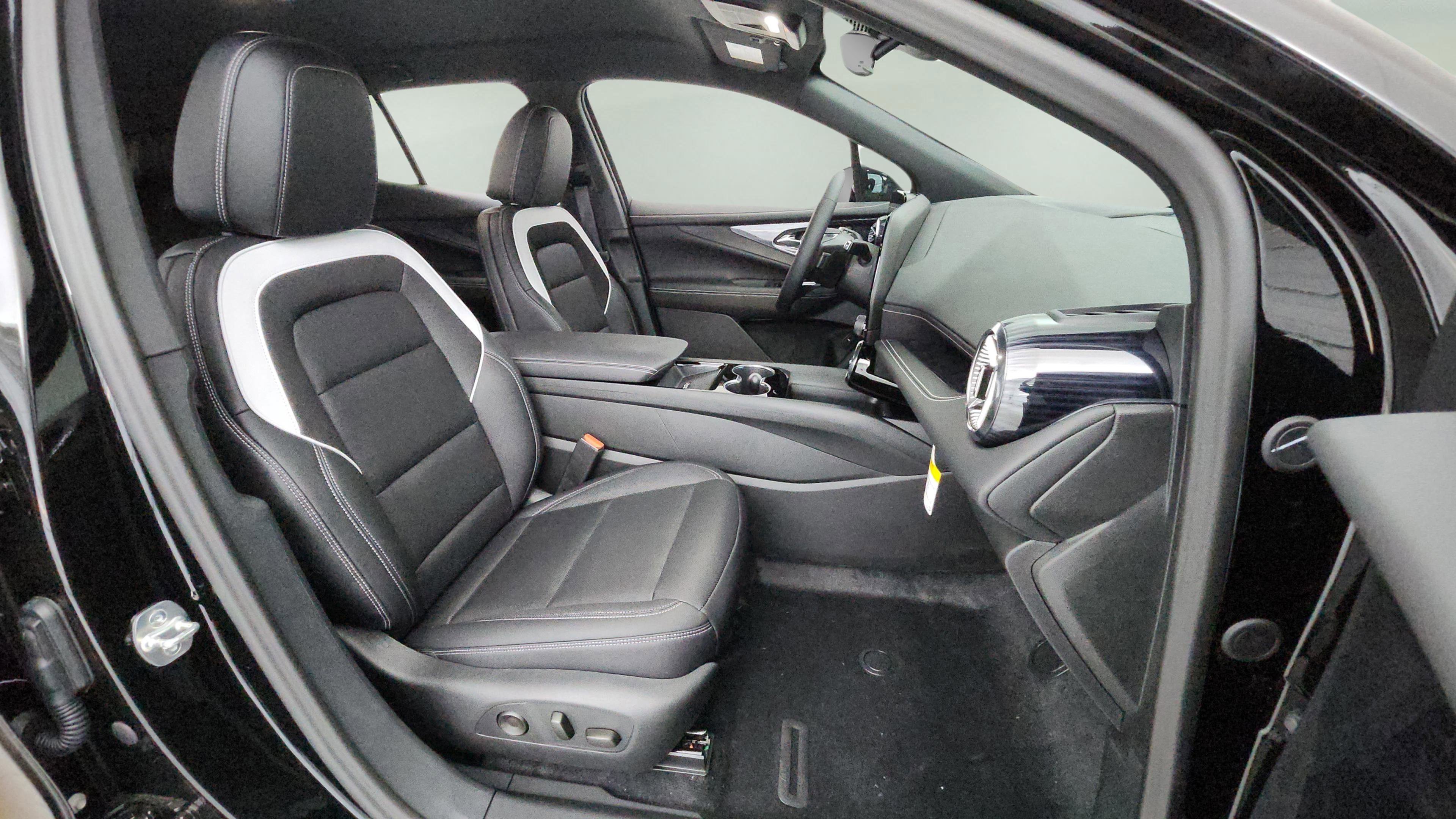 New 2025 Chevrolet Blazer EV LT AWD/4WD image 11