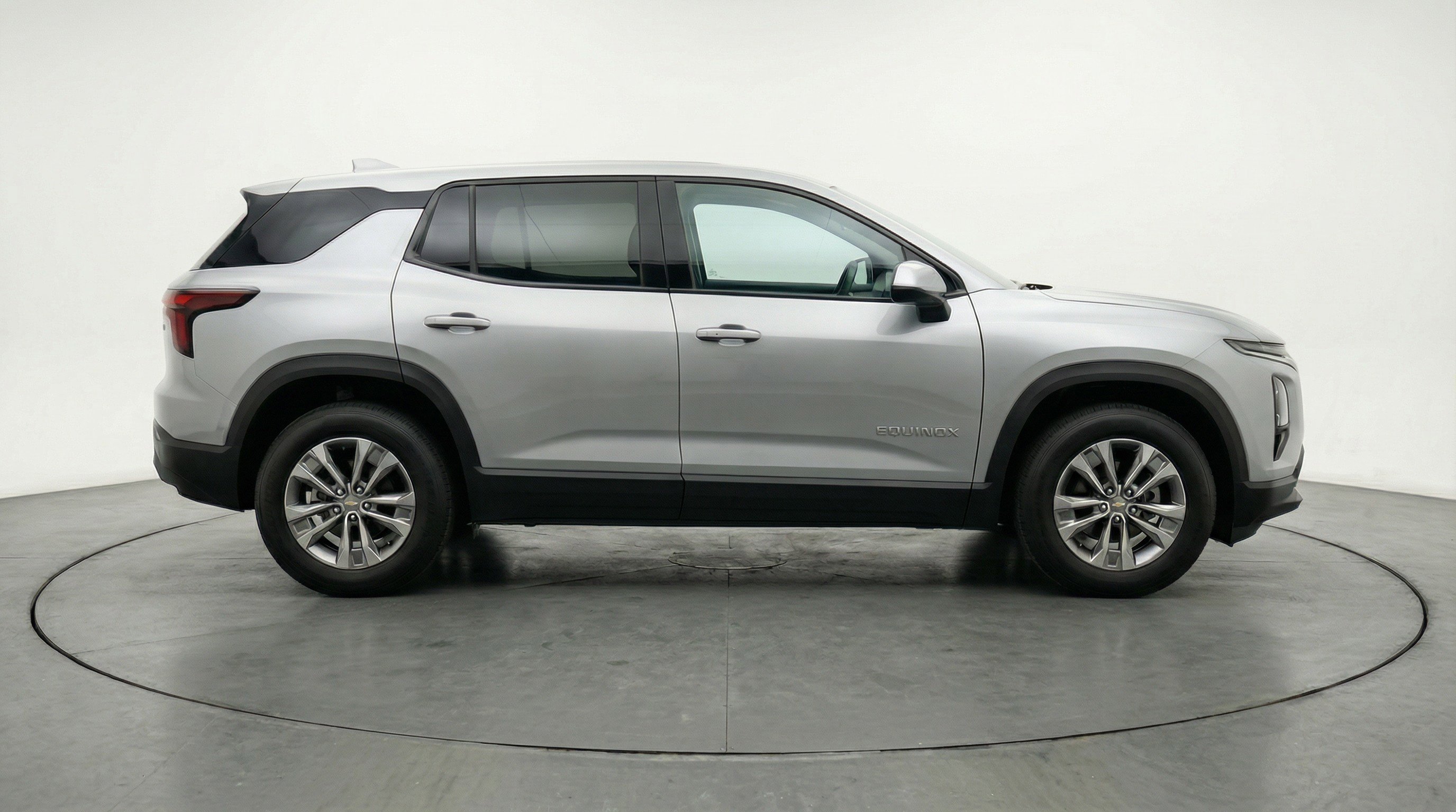 Used 2025 Chevrolet Equinox LT FWD image 11