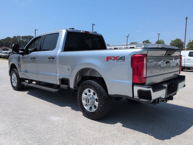 Used 2023 Ford F250 XLT AWD/4WD image 7