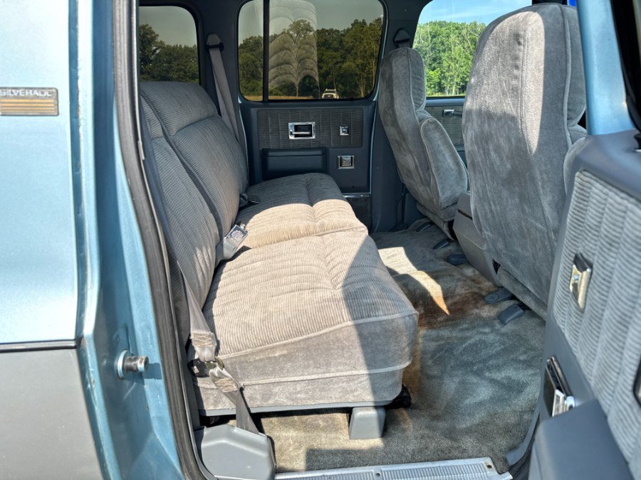 Used 1989 Chevrolet Suburban 4WD image 28