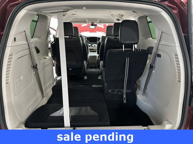 Used 2023 Chrysler Pacifica Touring-L image 26