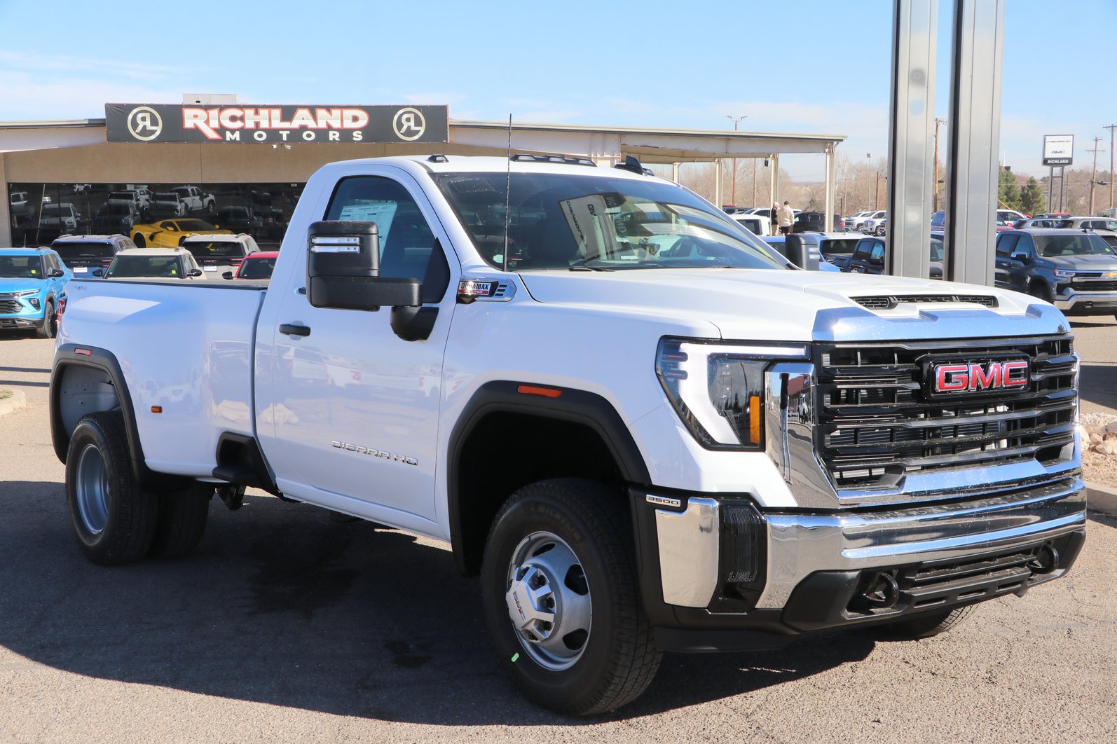 New 2026 GMC Sierra 3500 Pro AWD/4WD image 1