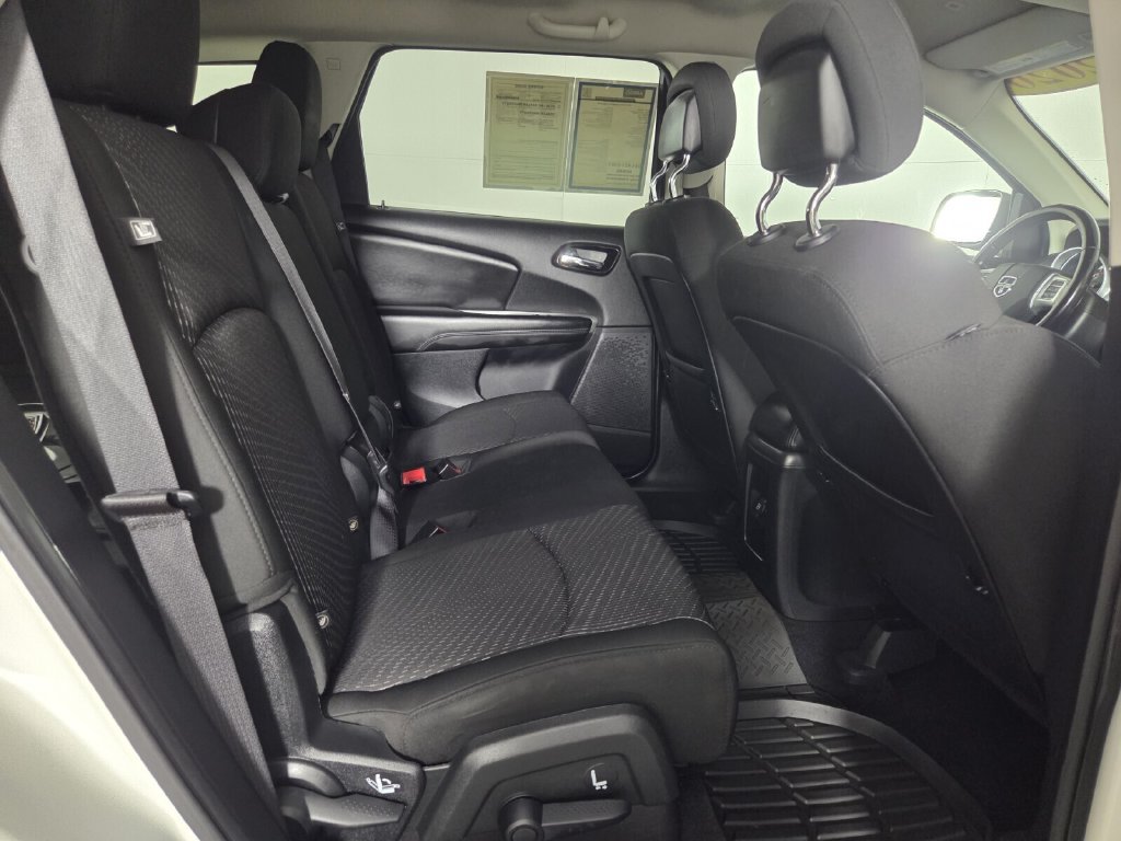 Used 2020 Dodge Journey SE w/ SE Popular Equipment Group FWD image 29