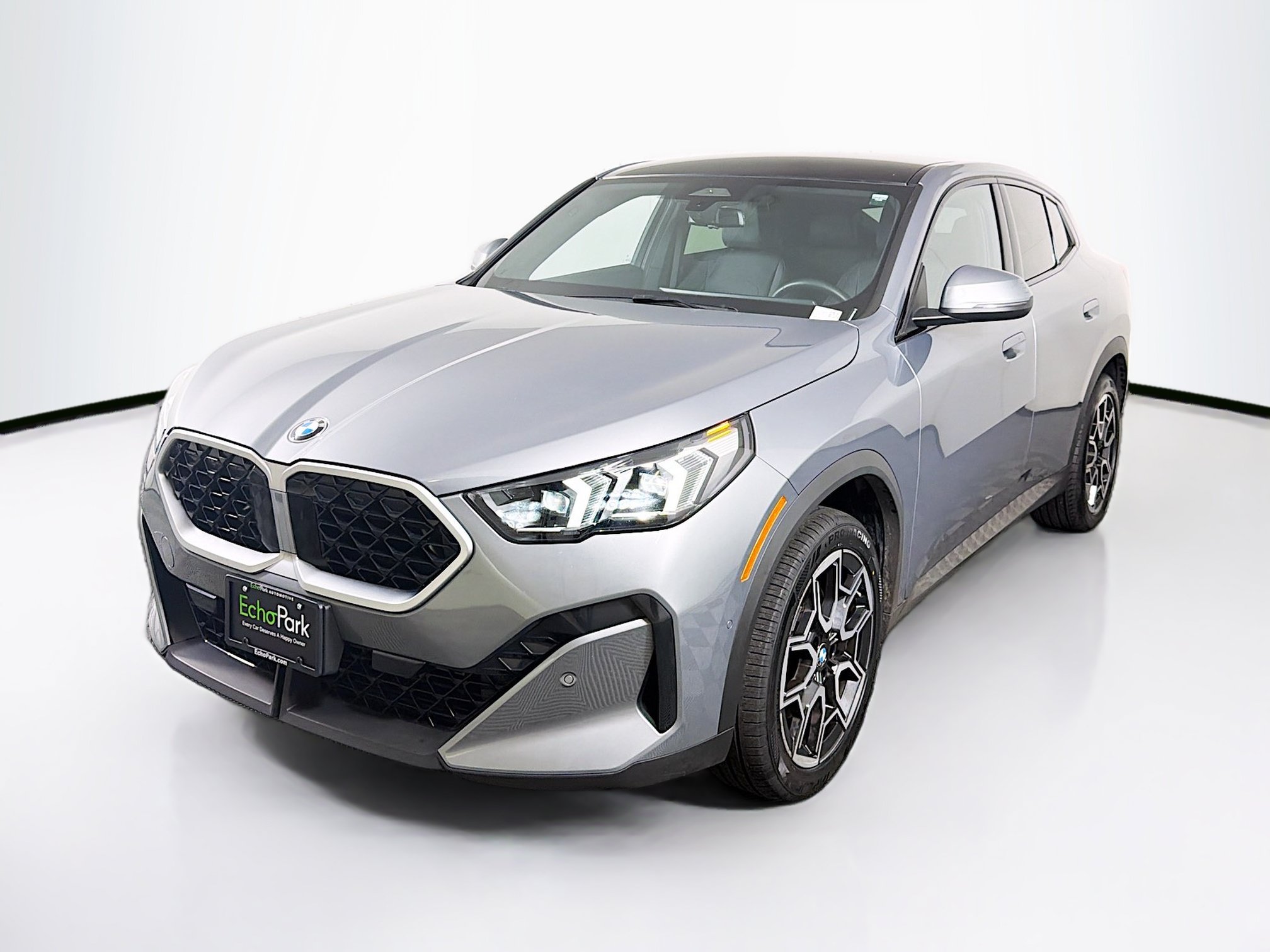 Used 2025 BMW X2 xDrive28i w/ Convenience Package AWD/4WD image 3
