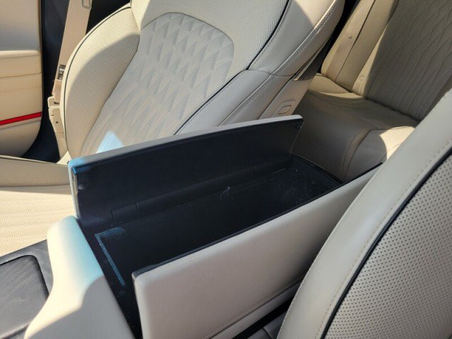 Used 2022 Genesis G90 3.3T Premium RWD image 22