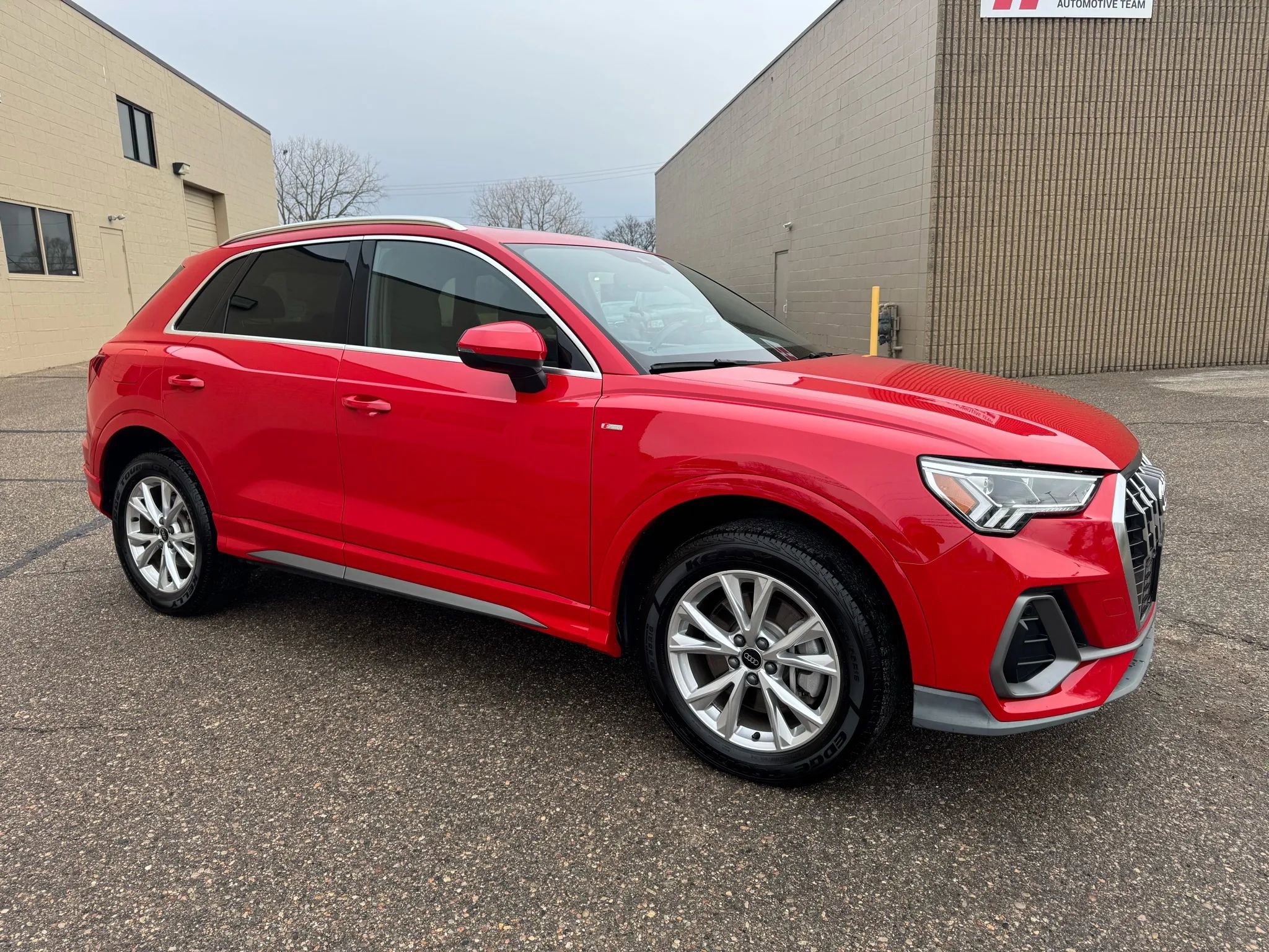 Used 2024 Audi Q3 2.0T Premium image 12