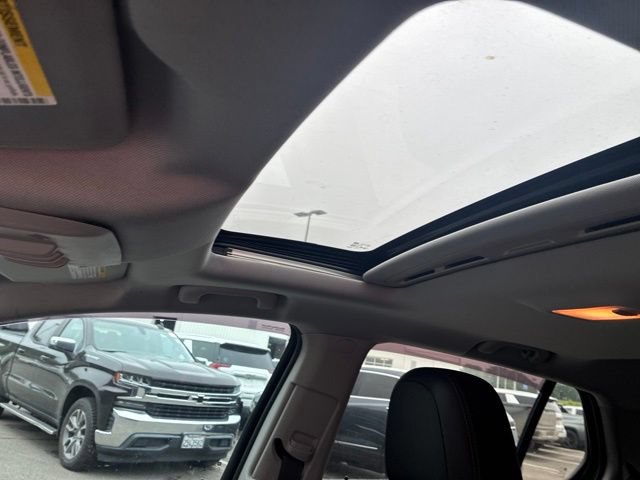 Used 2019 Chevrolet Trax LT w/ Sun & Sound Package FWD image 12