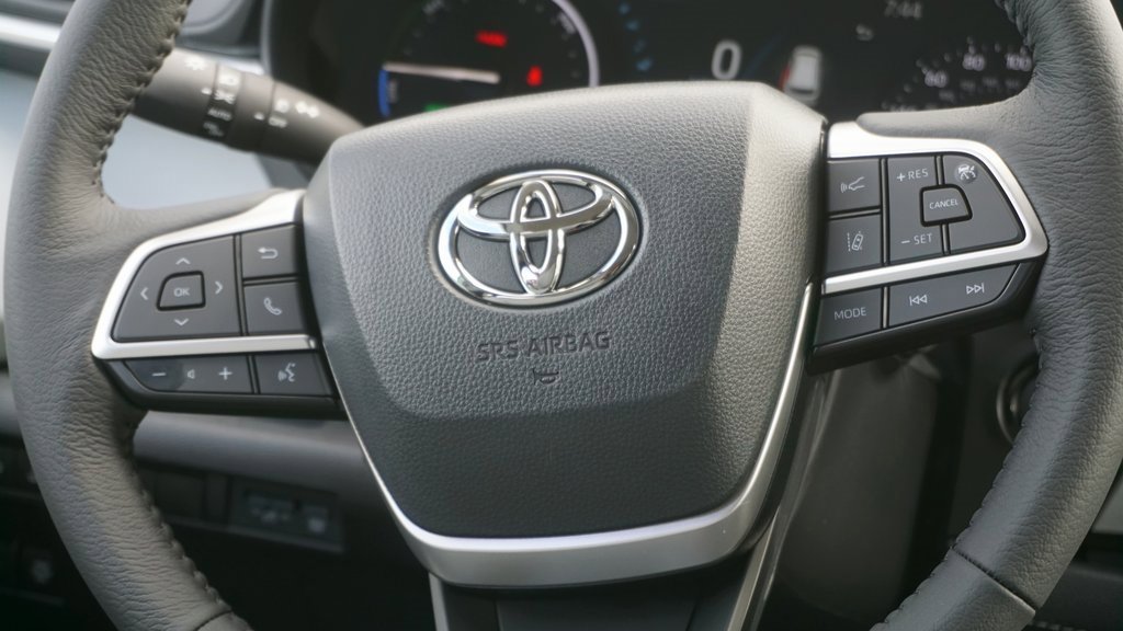 New 2025 Toyota Sienna XLE image 15