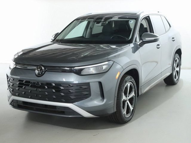 Certified 2025 Volkswagen Tiguan SE AWD/4WD image 1