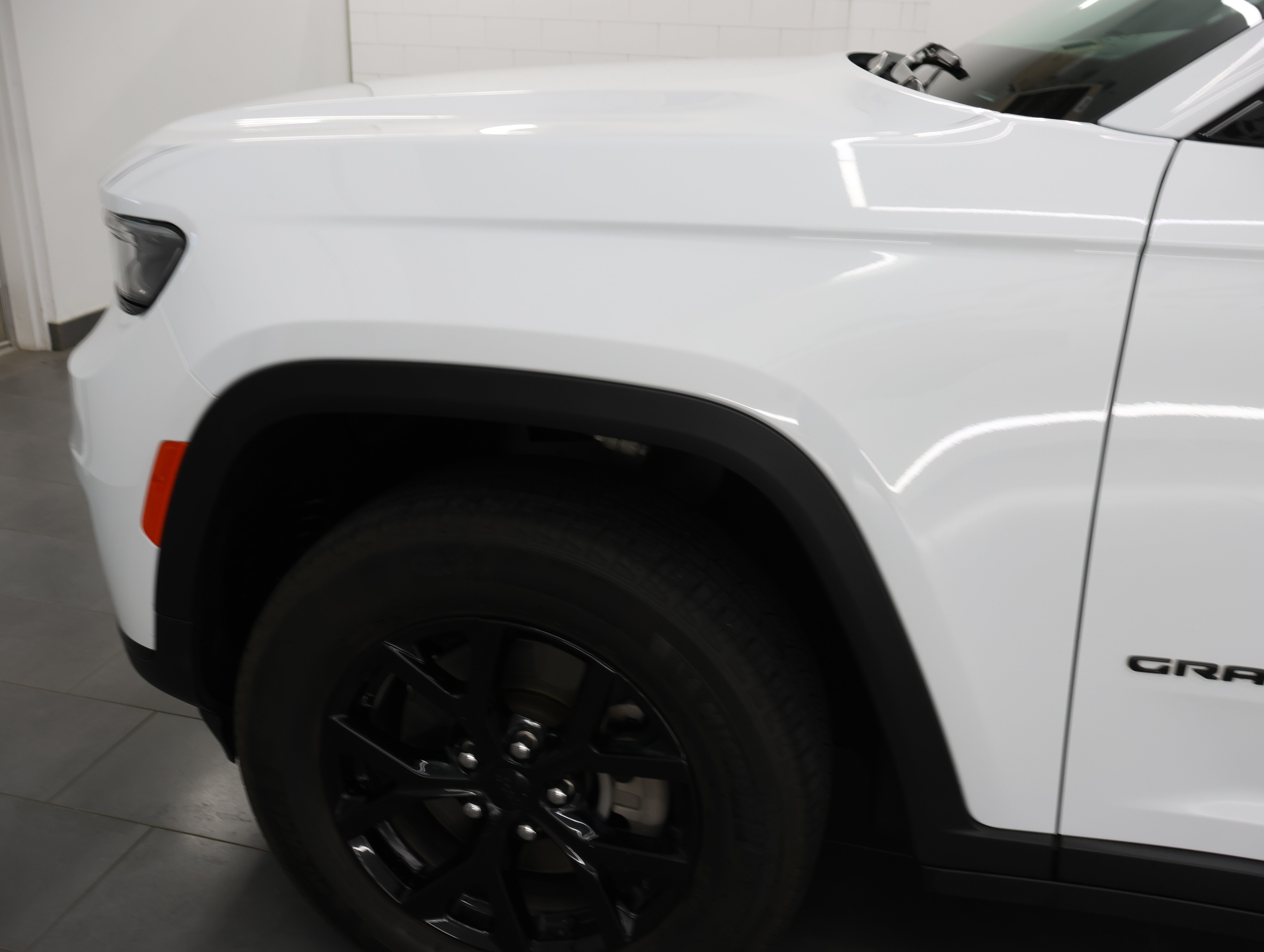 Used 2025 Jeep Grand Cherokee L Altitude AWD/4WD image 35