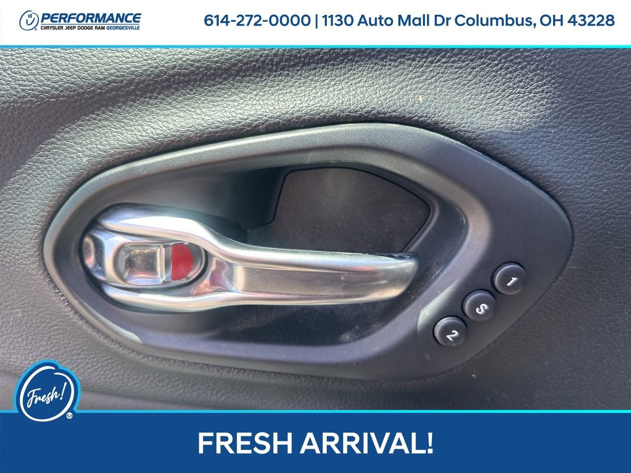 Used 2019 Jeep Cherokee Trailhawk AWD/4WD image 12