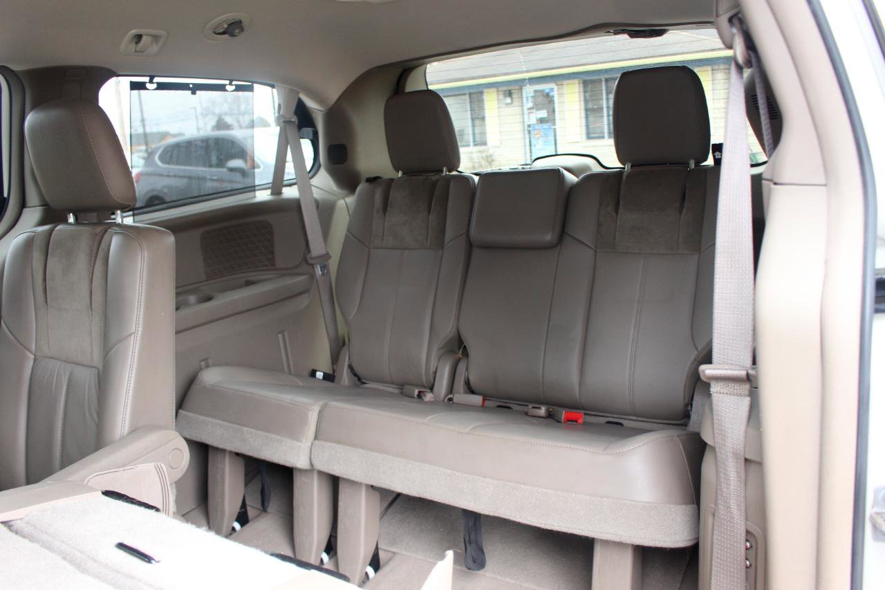 Used 2013 Chrysler Town & Country Limited w/ Trailer Tow Group FWD image 35