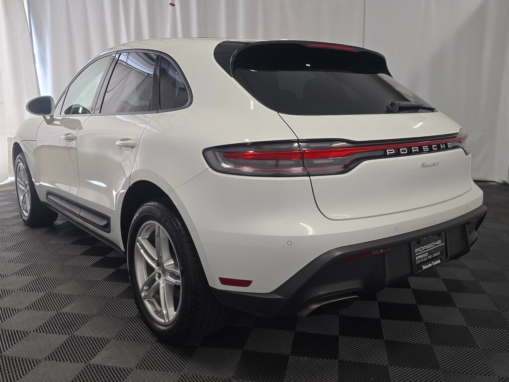 Certified 2024 Porsche Macan AWD/4WD image 3