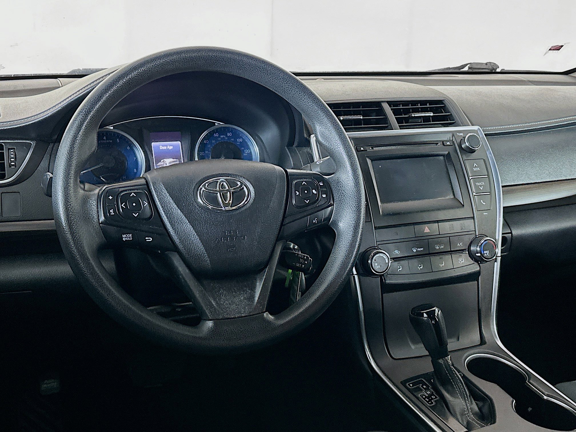 Used 2017 Toyota Camry LE FWD image 17